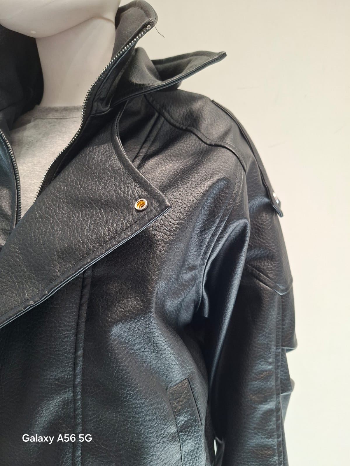 Giubbotto in eco pelle