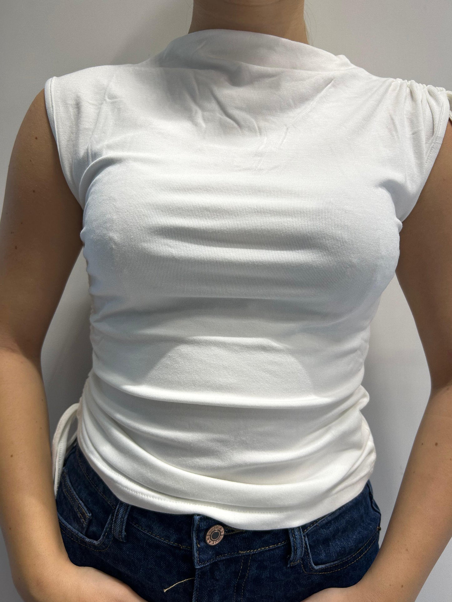 T-SHIRT ASIMMETRICA